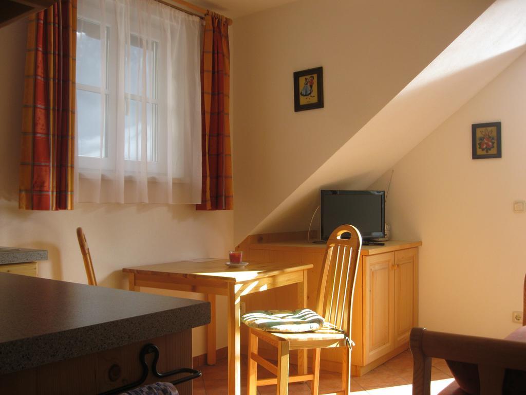 Pension Sarstein ฮัลล์สตัทท์ ห้อง รูปภาพ